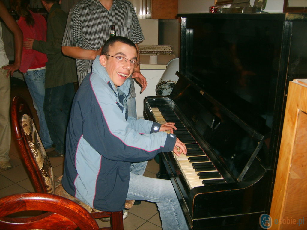 BaLoOn pianista.JPG