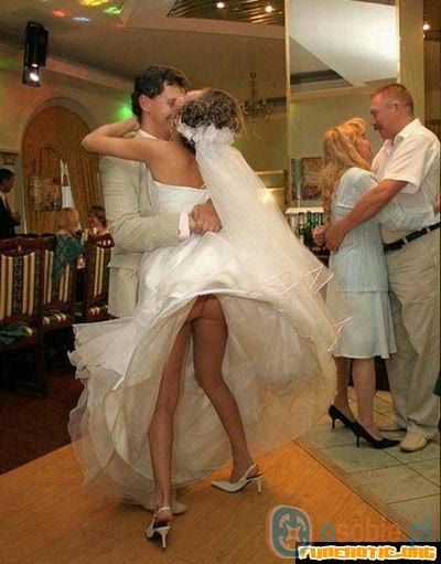 Suknia ślubna.jpg